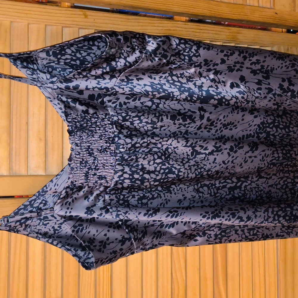 Daisy Fuentes Brand Women's V-Neck Purple & Black Silky Tank-Size Med.-NWOT - Picture 8 of 9